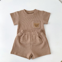 Traje de pantalones cortos de manga corta para niños y niñas, traje informal fino de dos piezas con oso para bebé, verano  marrón