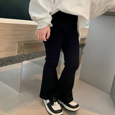 Pantaloni da bambina con righe svasate ed etichetta pantaloni svasati pantaloni lunghi leggings 24 leggings estivi sottili