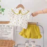 Girls' fashionable short-sleeved suits, summer clothes, infants, baby doll collar, floral tops, summer thin shorts, children's clothes  Yellow