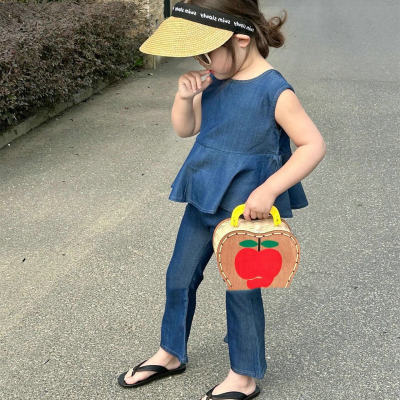 Mädchenanzug einreihiges Jeansoberteil mit ausgestellter Hose 2024 Sommer neue Außenhandels-Kinderkleidung für 3-8 Jahre