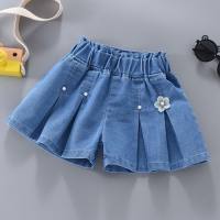 Shorts d'été en denim doux pour filles, pantalons fins et amples coréens pour enfants, pantalons chauds de petite et moyenne taille, nouvelle collection 2024  Bleu