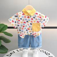 Camisa de solapa con estampado completo para niño, traje de manga corta, conjunto de dos piezas con pantalones cortos vaqueros informales para bebé  Multicolor