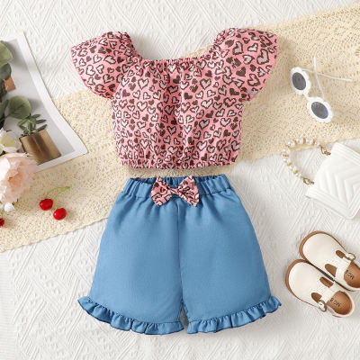 2-piece Toddler Girl Allover Heart Printed Short Sleeve Top & Solid Color Bowknot Decor Shorts