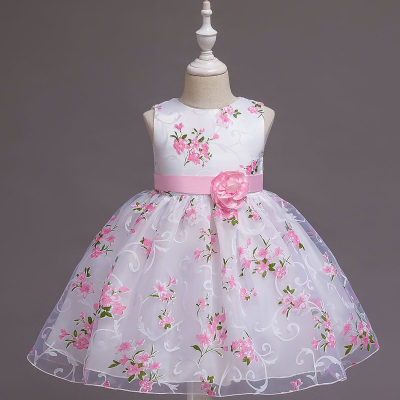 Robe à fleurs bouffante imprimée pour fille d'un an (la robe imprimée est d'abord imprimée puis coupée, le motif imprimé est donc irrégulier)