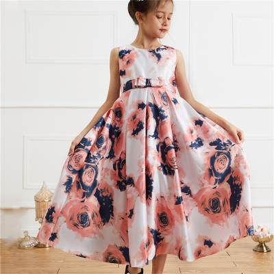 فستان بطبعة زهور للفتيات الصغيرات