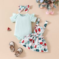 Top de color sólido de manga corta para bebé de verano + conjunto de falda con tirantes de flores + diadema  Verde claro