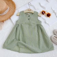 Vestido de meninas para crianças pequenas e médias, roupas infantis xadrez frescas, vestido sem mangas elegante de novo estilo de verão  Verde