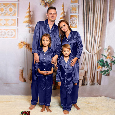بدلة بيجاما ساتان بلون موحد لجميع أفراد الأسرة