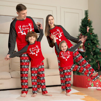 Ropa familiar Camiseta y pantalones con estampado de letras y ciervos de dibujos animados navideños