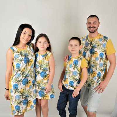 Robe et t-shirt sans manches à imprimé floral assortis pour la famille