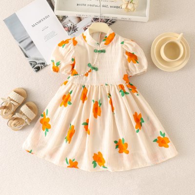 Vestido de manga corta con estampado floral integral para niña pequeña