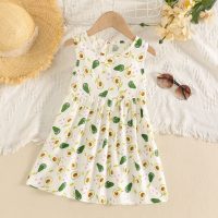 فستان للطفلة الصغيرة مطبوع بنقوش زهور على كامل الفستان وبدون أكمام.  أخضر فاتح