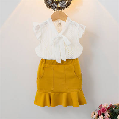 2-piece Toddler Girl Solid Color Petal Sleeve Blouse & Skirt