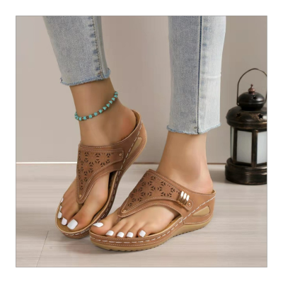 Sandalias informales para mujer, novedad de verano, sandalias de color liso con clip en la parte inferior gruesa y Tacón de Cuña hueca