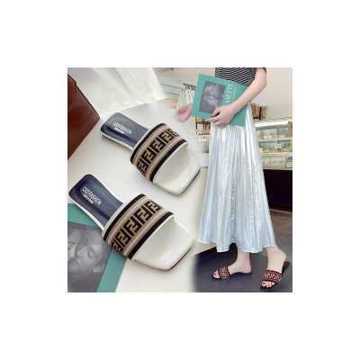 Zapatillas de verano para mujer, chanclas con letras de estilo coreano a la moda, sandalias de fondo plano para exteriores