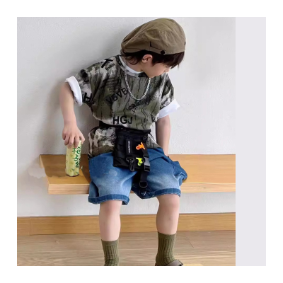 ملابس أطفال بنمط جديد نمط رياضي للأولاد بدلات صيفية بأكمام قصيرة ملابس أطفال صغيرة ومتوسطة الحجم عصرية للأولاد صيفية مكونة من قطعتين