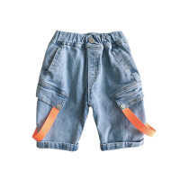 Pantalones cortos vaqueros para niños, versión coreana, holgados, personalizados, informales, con correas, sección delgada, verano 2024  Azul claro