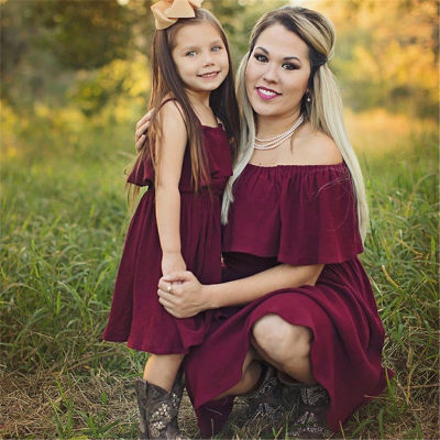 Vestido de tirantes de color burdeos liso para madre e hija