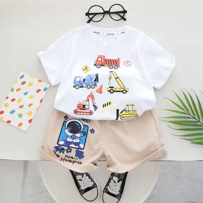 T-shirt de manga curta estampada veículo infantil de 2 peças e shorts combinando
