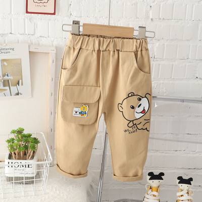Pantalones con bolsillo delantero con estampado de oso para niño pequeño