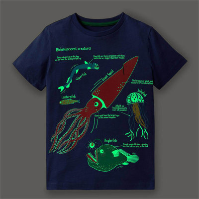Camiseta con estampado de animales submarinos fluorescentes para niños pequeños