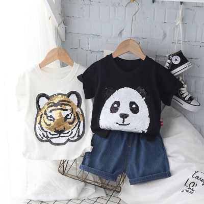 Camiseta con estampado de tigre panda y pantalones cortos vaqueros para niños pequeños